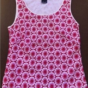 Sleeveless top size 4
